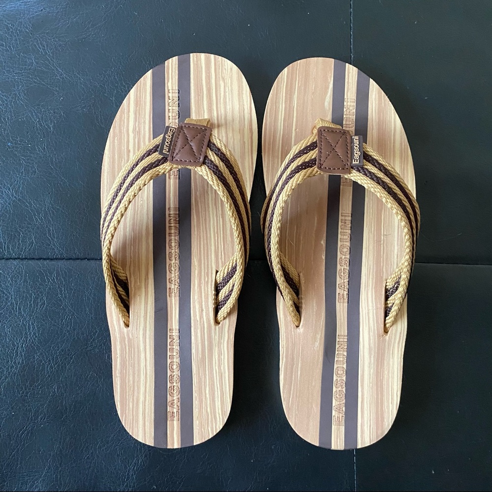NWOT Eagsouni Flip Flops